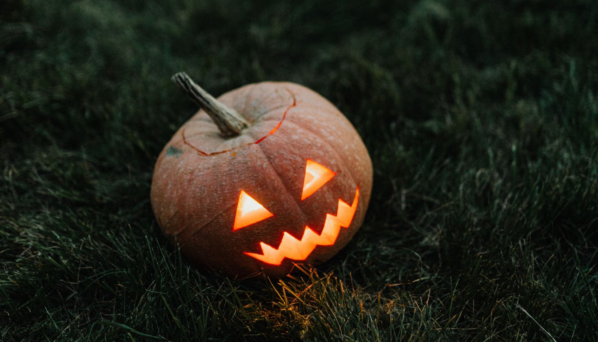 Toussaint, Halloween, dia de los muertos : Une seule fête mais différents rites de célébration des défunts